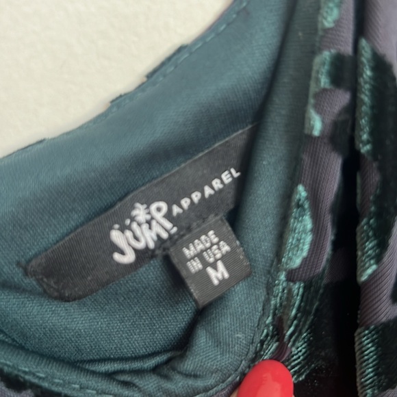 Emerald green, velvet patterned body con dress - Picture 3 of 9